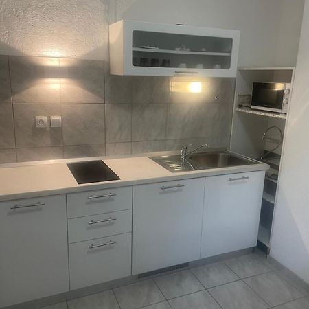 Apartmani Isabella - Ilda Radonic Йелса Екстериор снимка