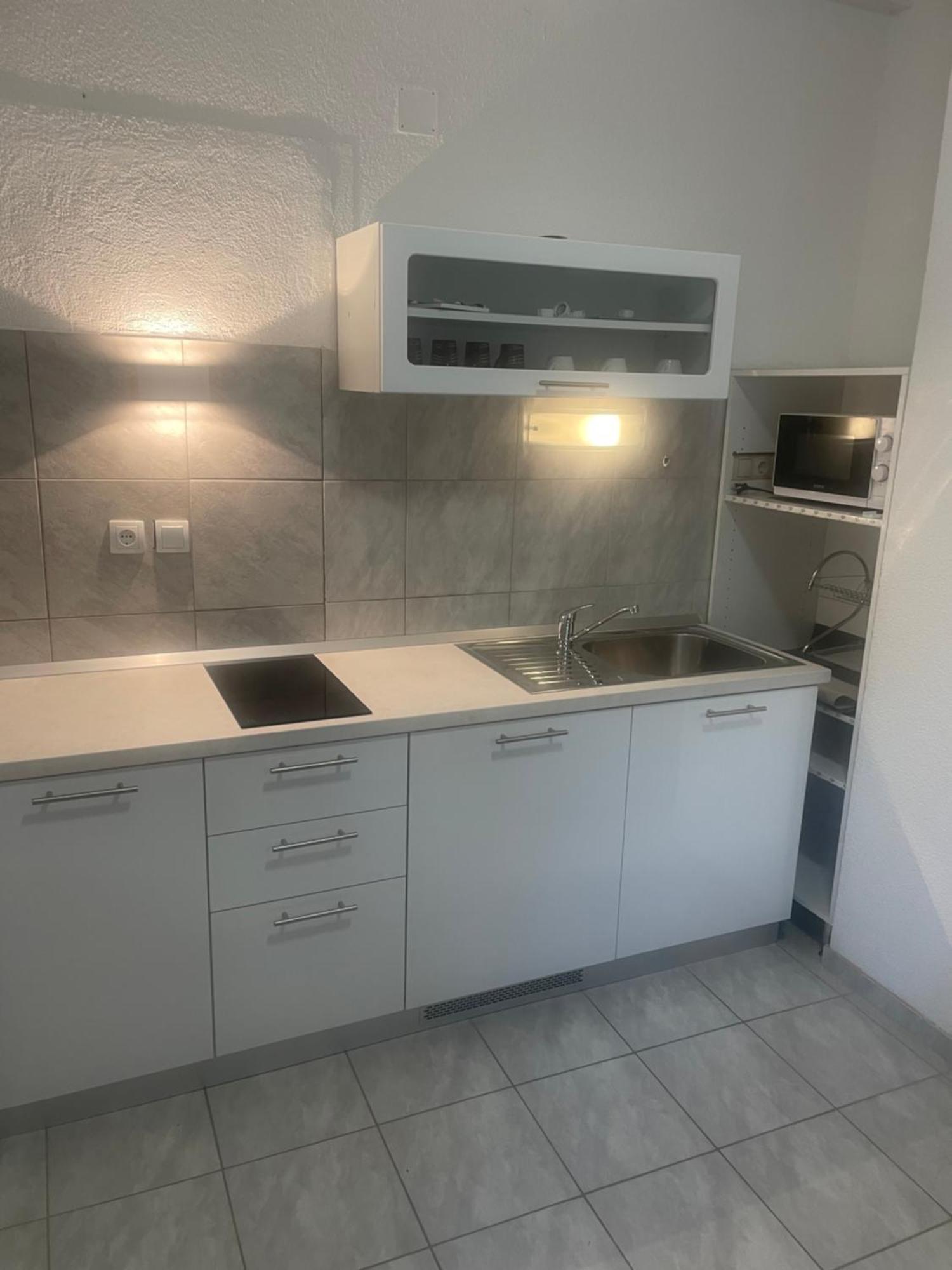 Apartmani Isabella - Ilda Radonic Йелса Екстериор снимка